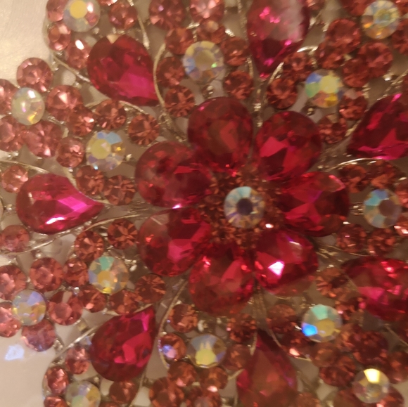 Broch - Picture 3 of 6